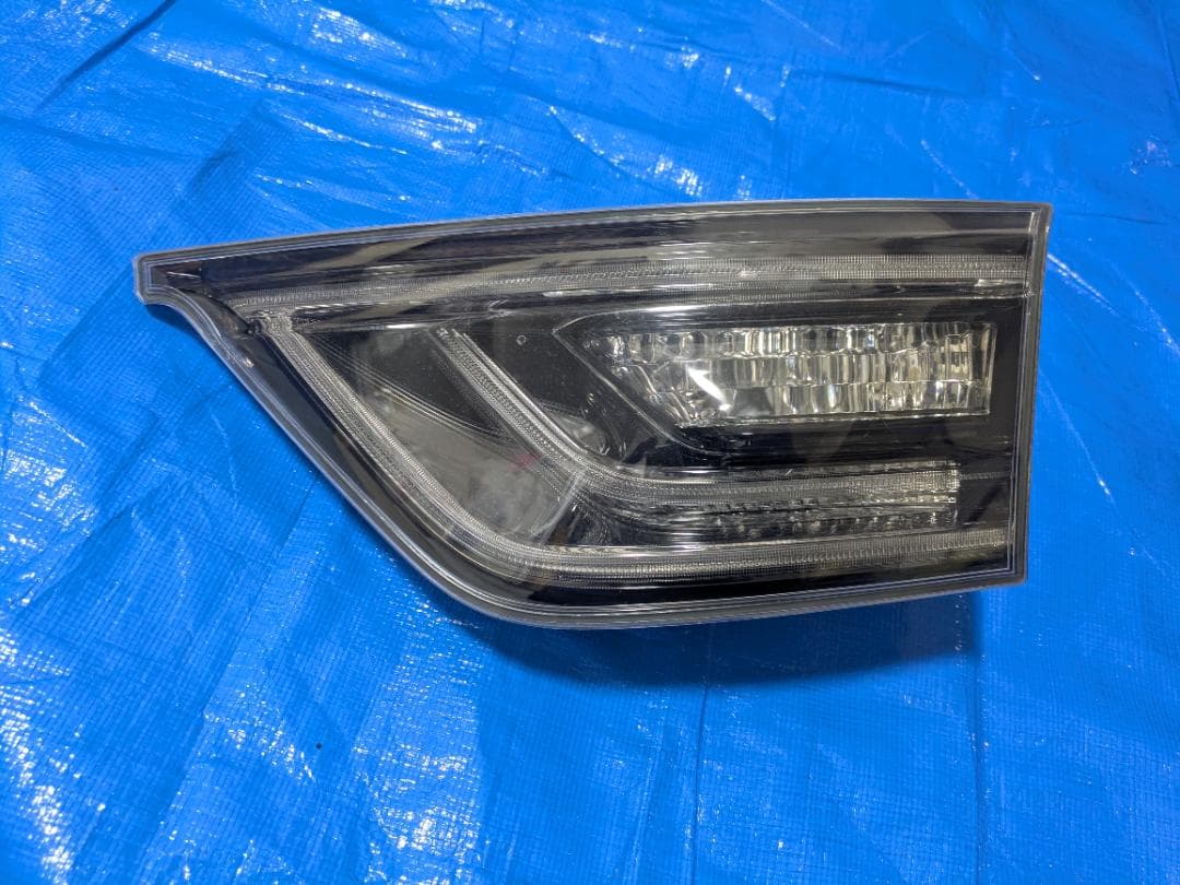 60ハリアー前期 純正テールランプ