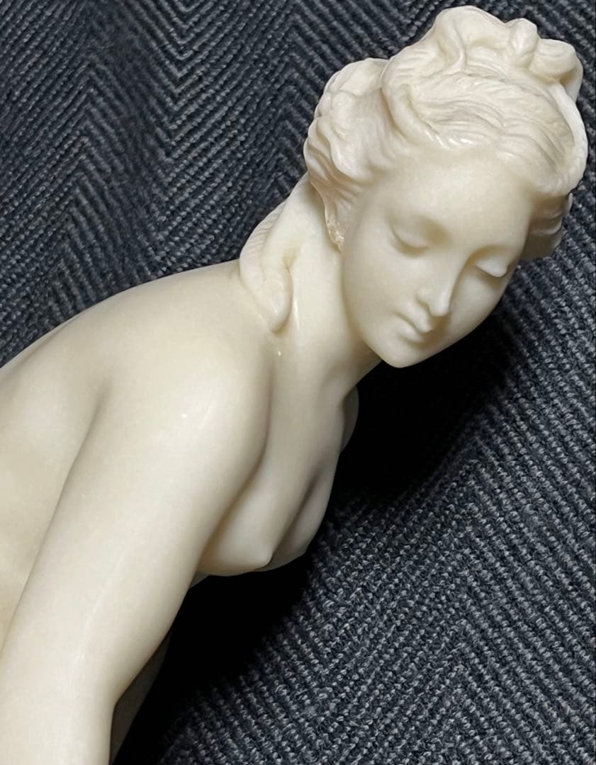 湯浴みするヴィーナス￼￼/彫刻/大理石調/￼オブジェ/置物/高さ￼40cm