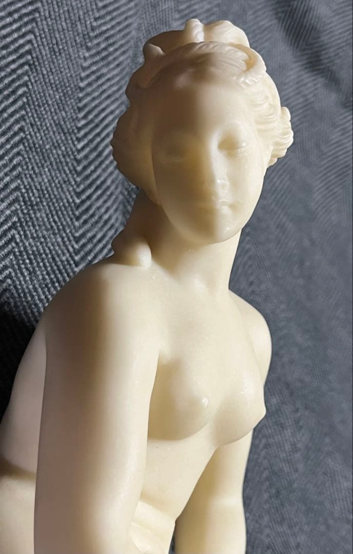 湯浴みするヴィーナス￼￼/彫刻/大理石調/￼オブジェ/置物/高さ￼40cm