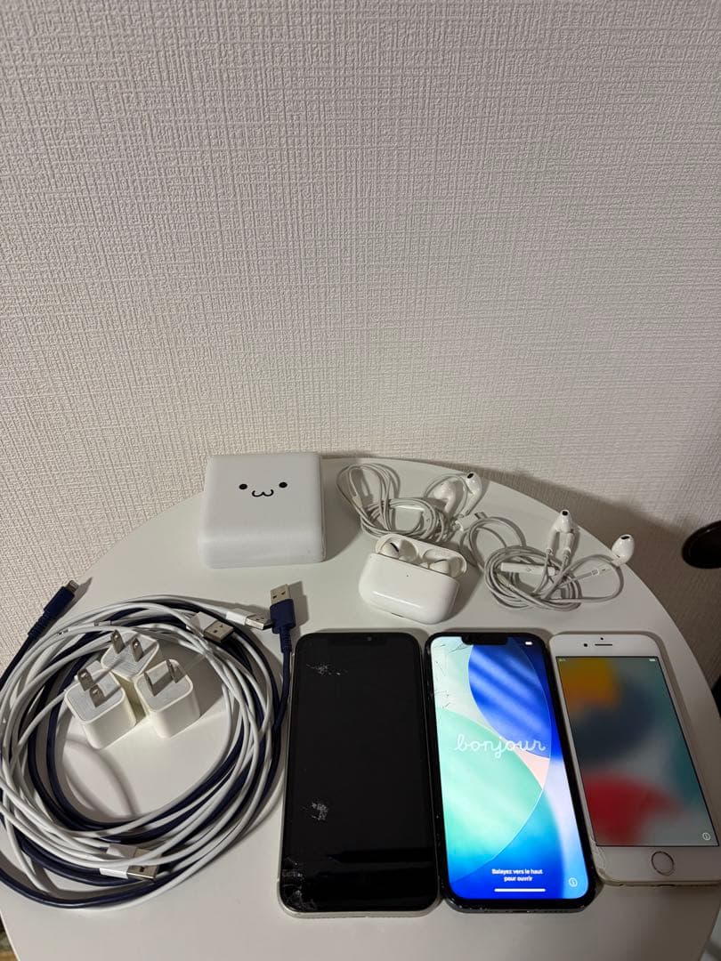 d*l様 iPhoneX3AirPodsLightningX4コネクタX3バッテ