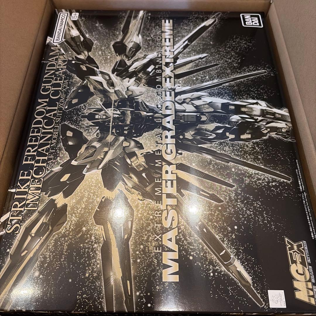 MGEX 1/100 ストライクフリーダムガンダム　メカニカルクリア