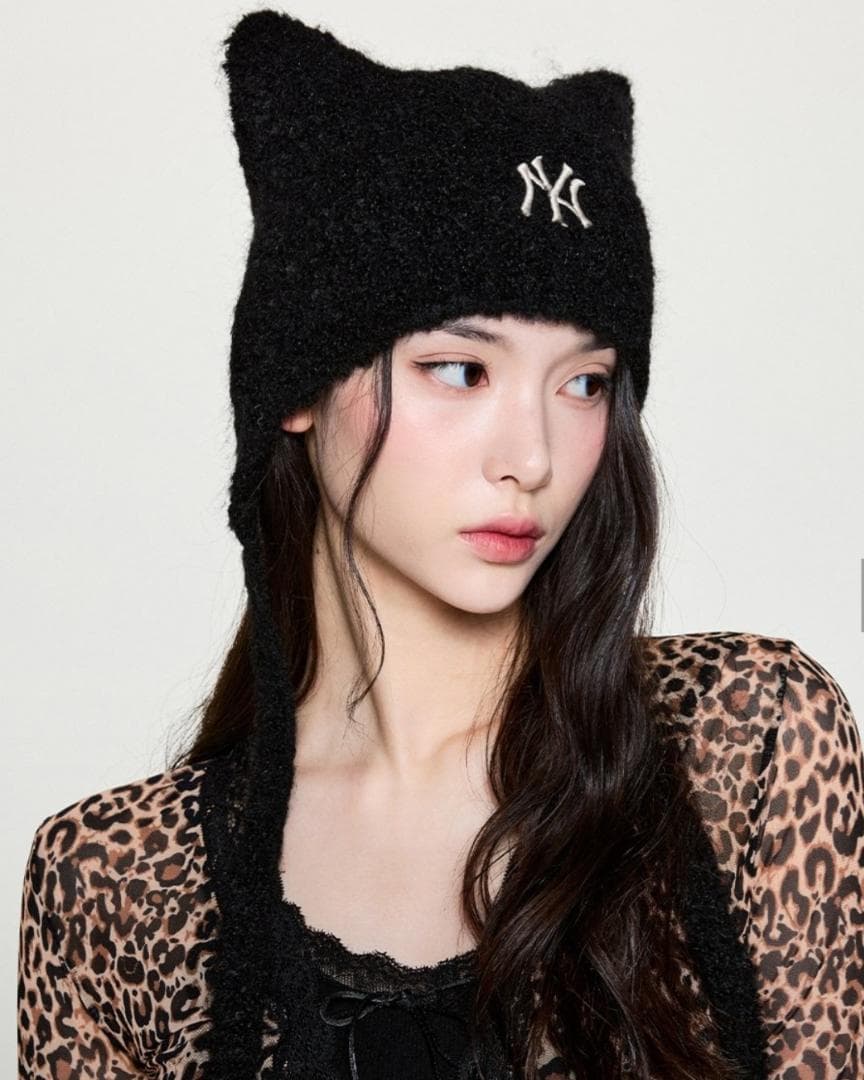 人気沸騰‼ MLB Korea 黒 紐付き ビーニー 猫耳 韓国 カリナ着用