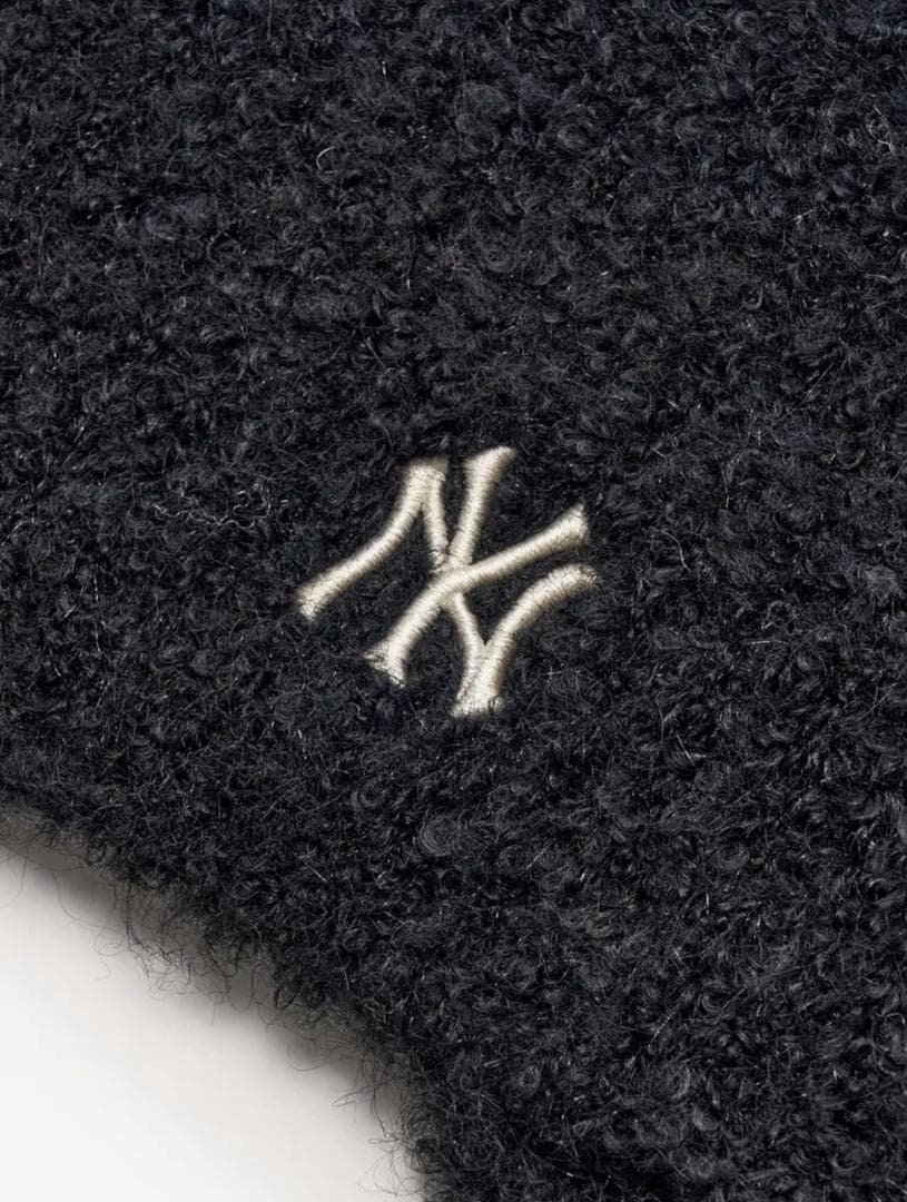 人気沸騰‼ MLB Korea 黒 紐付き ビーニー 猫耳 韓国 カリナ着用