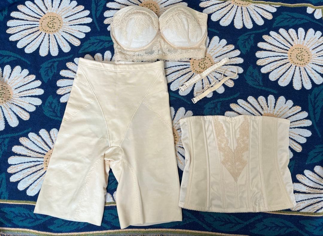 FOUR SIS & Co.ブライダルインナーセット アイボリー