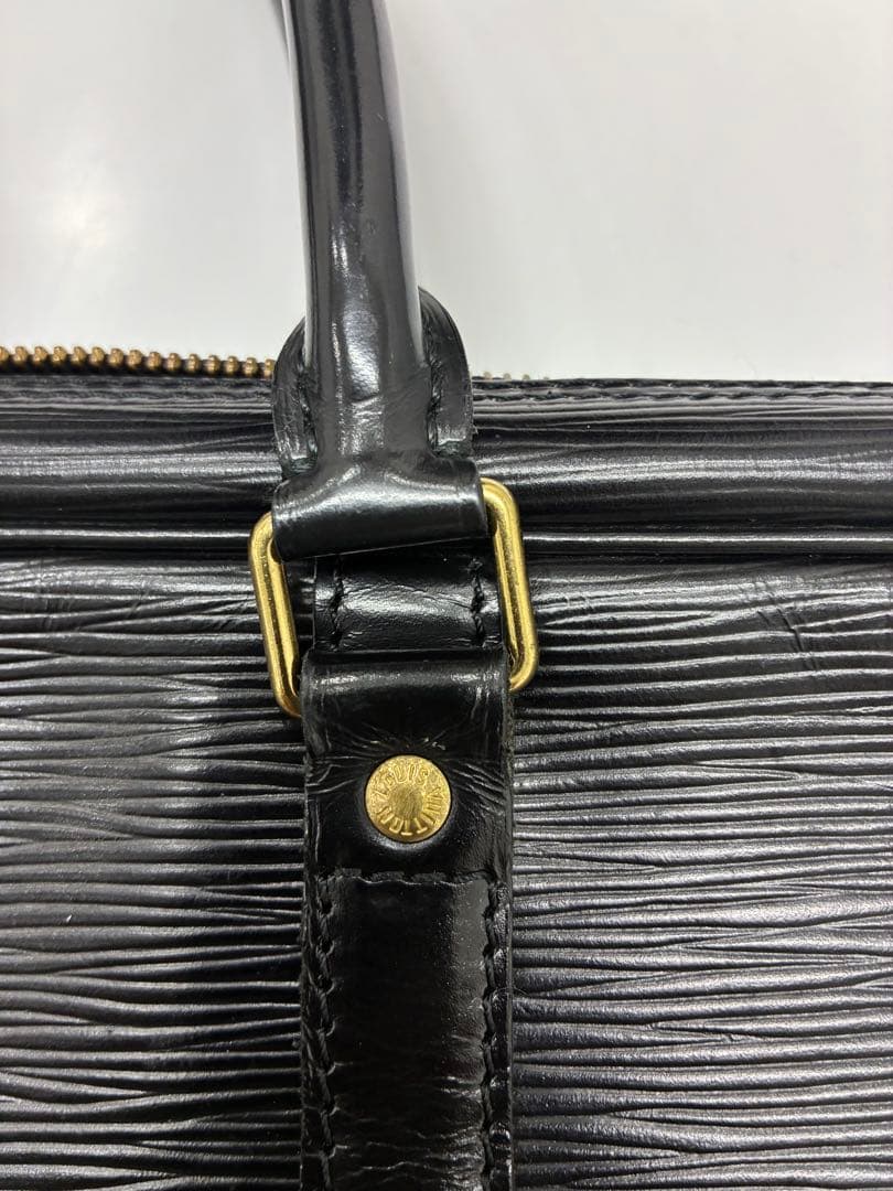 新年特別値下げ　LVルイヴィトン エピセルヴィエットフェルモワール M40321