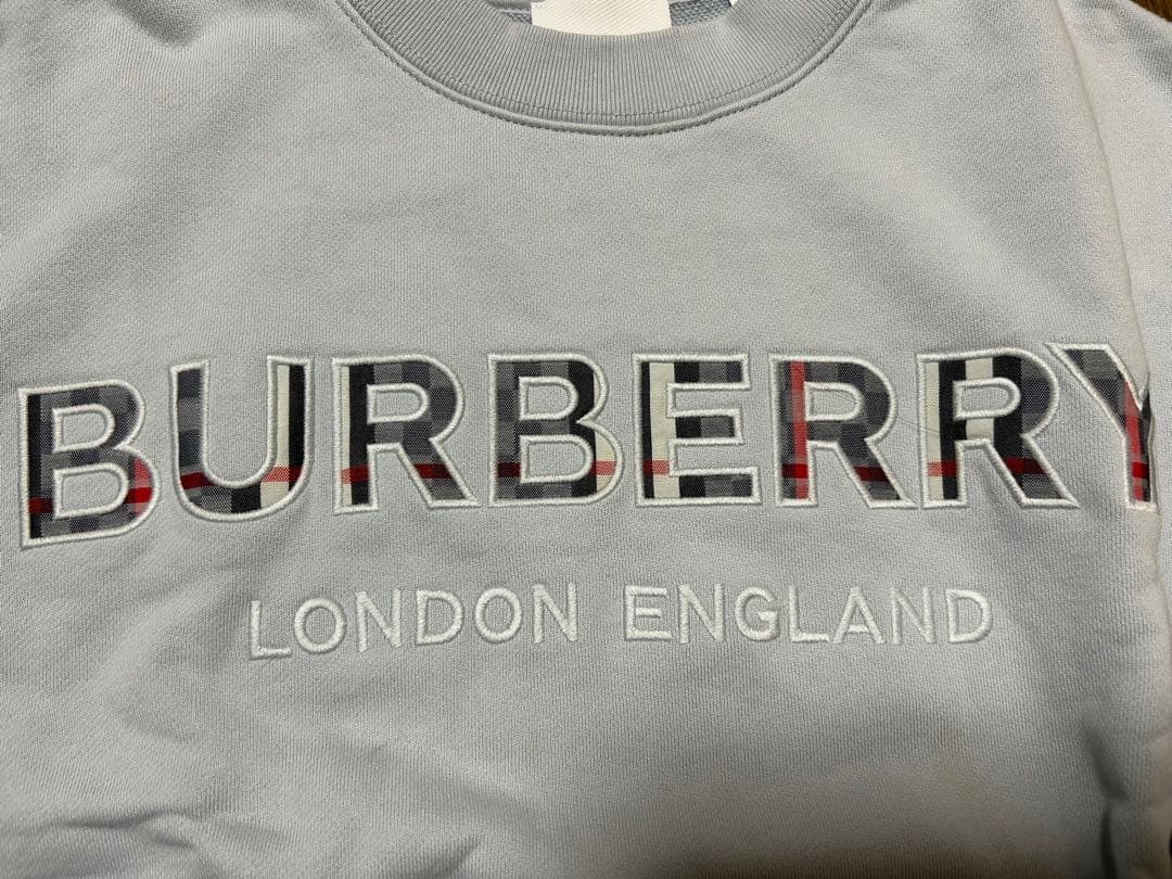 美品★バーバリー★トレーナー8Y