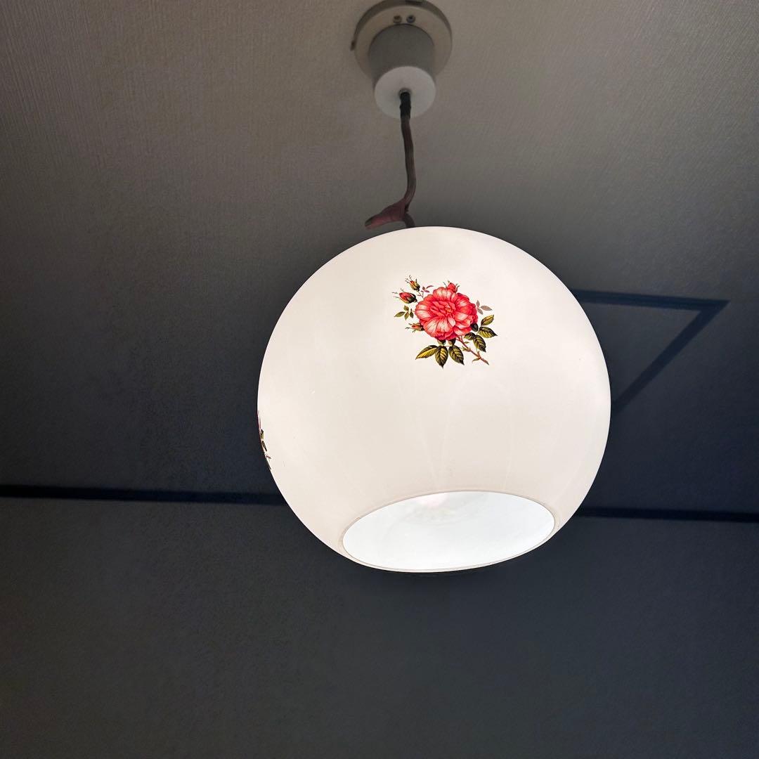【昭和レトロ】白いガラス製花柄シーリングライト