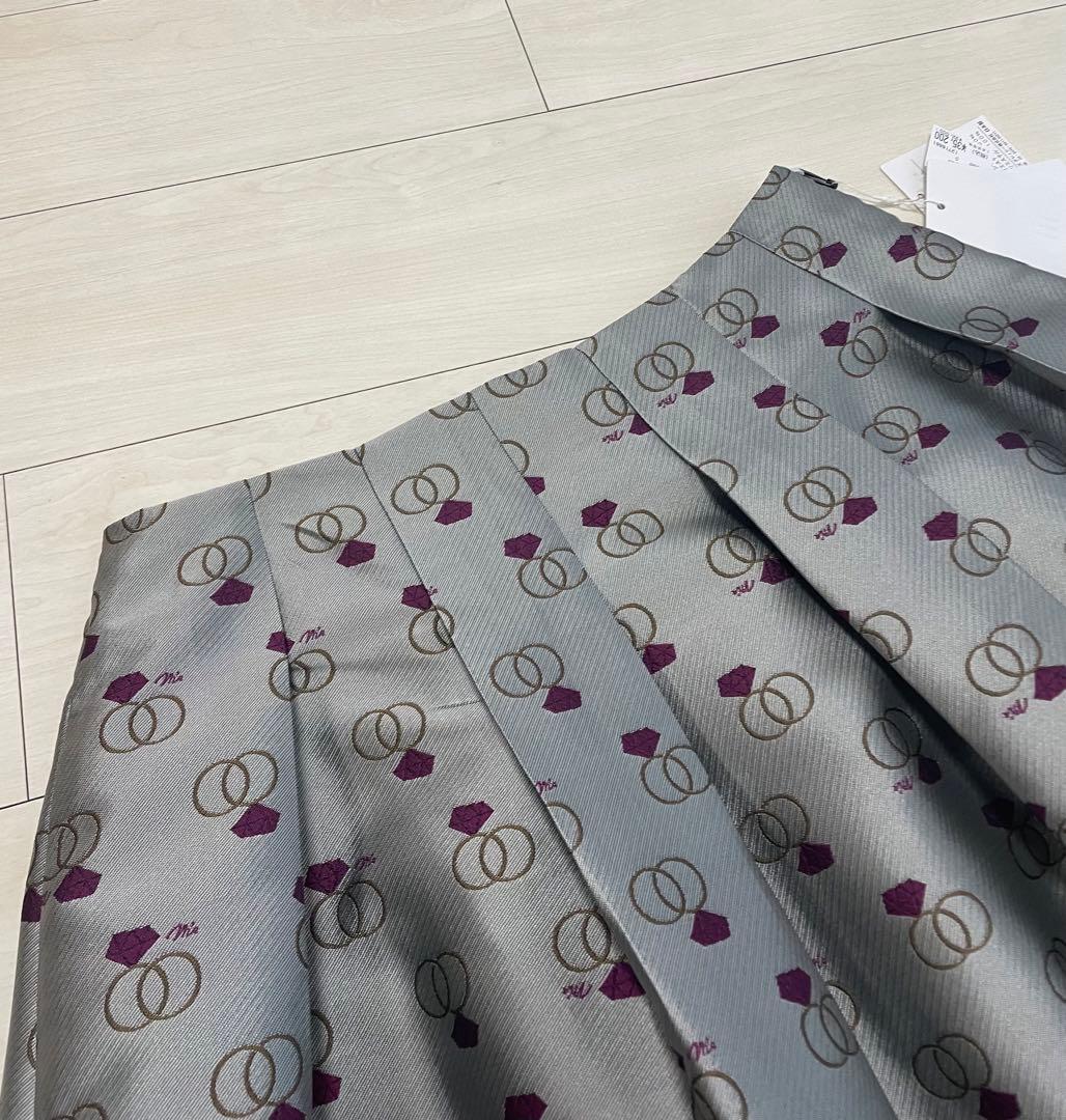 2025インスタ掲載エムズグレイシー　グレーにリング柄のスカート　44