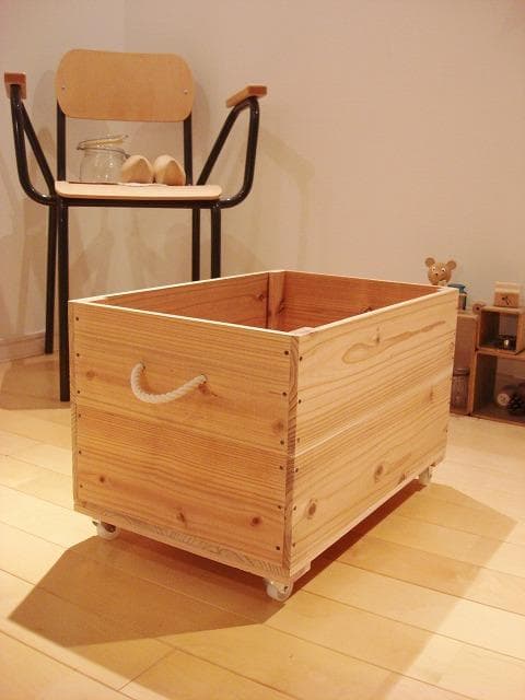 なめこ★送料無料★木製キャスター付きおもちゃ箱②