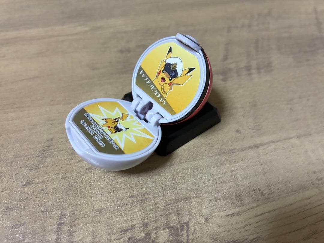 ジムバッジ&モンスターボール廃盤品【ポケモングッズまとめ売り】※バラ売り不可