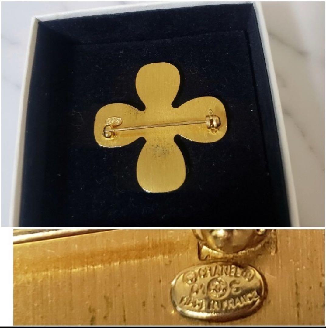 CHANEL ラインストーンクローバーブローチ