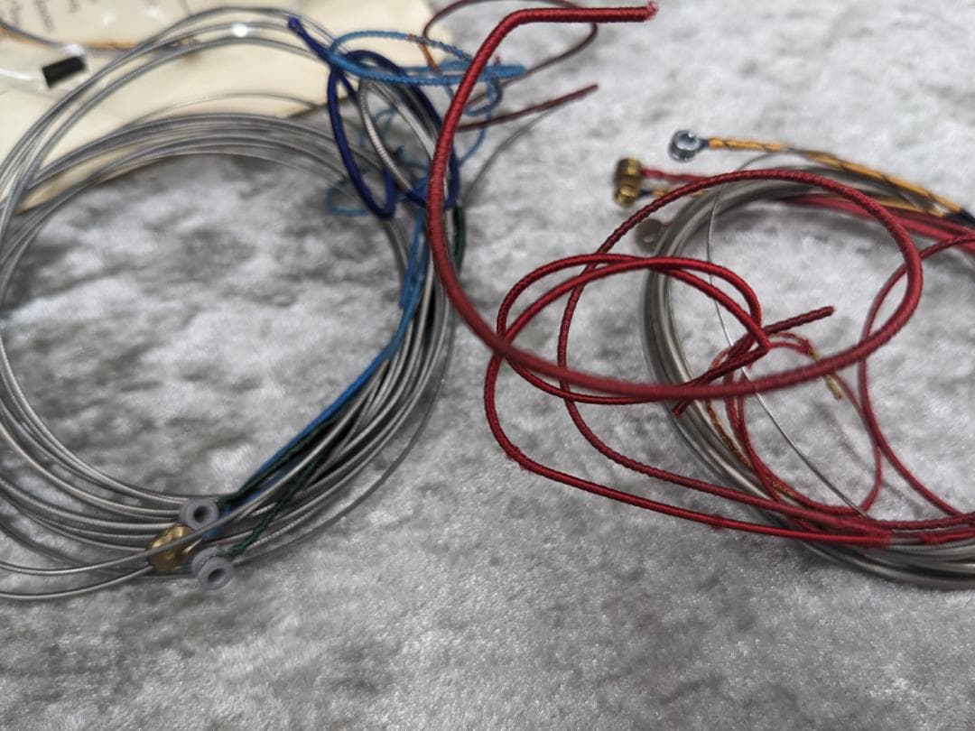 チェロ4/4弦　約１０本　ラーセンなど