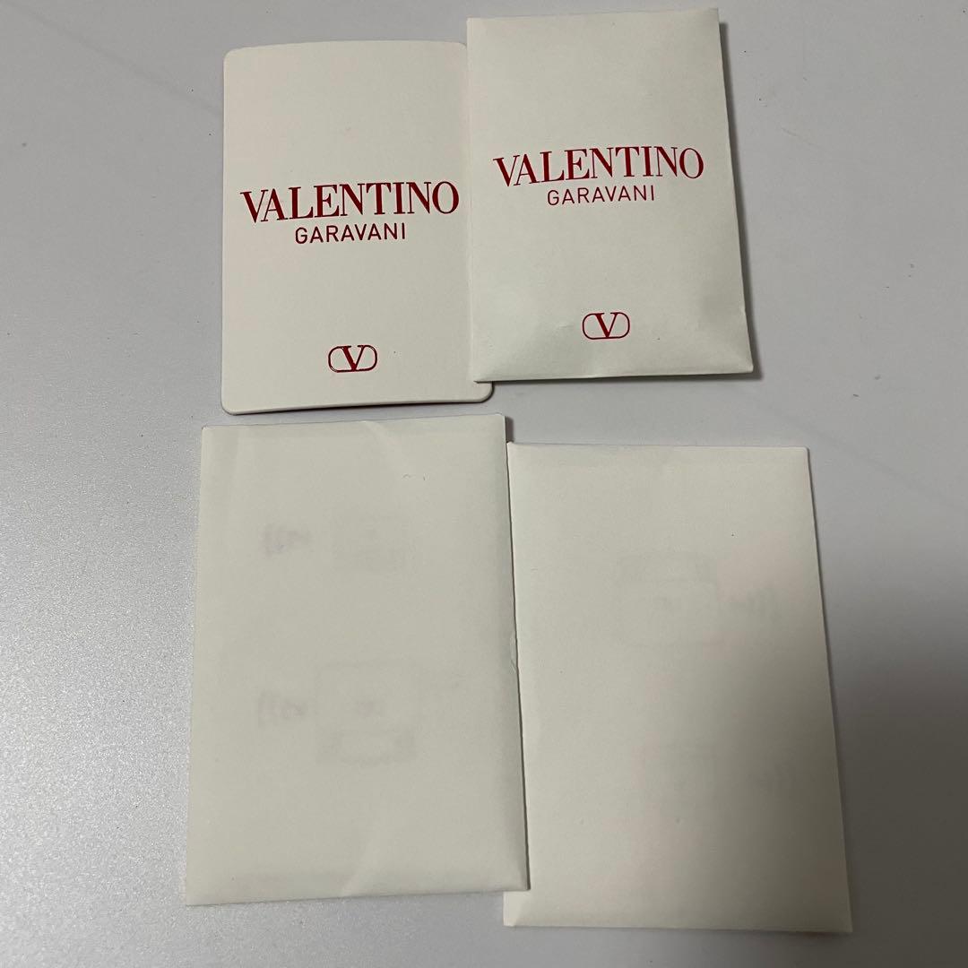 ✨️未使用級✨　Valentino Garavani 折り財布　財布　スタッズ