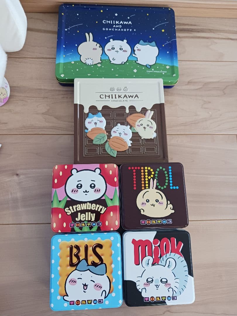 ちいかわ　ステッカー　カード　キーホルダー　フィギュア　　ノート　ファイル