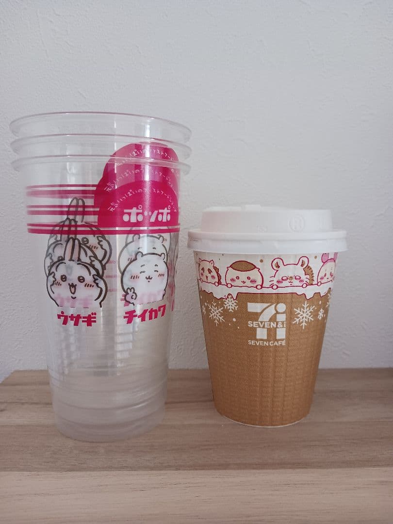 ちいかわ　ステッカー　カード　キーホルダー　フィギュア　　ノート　ファイル