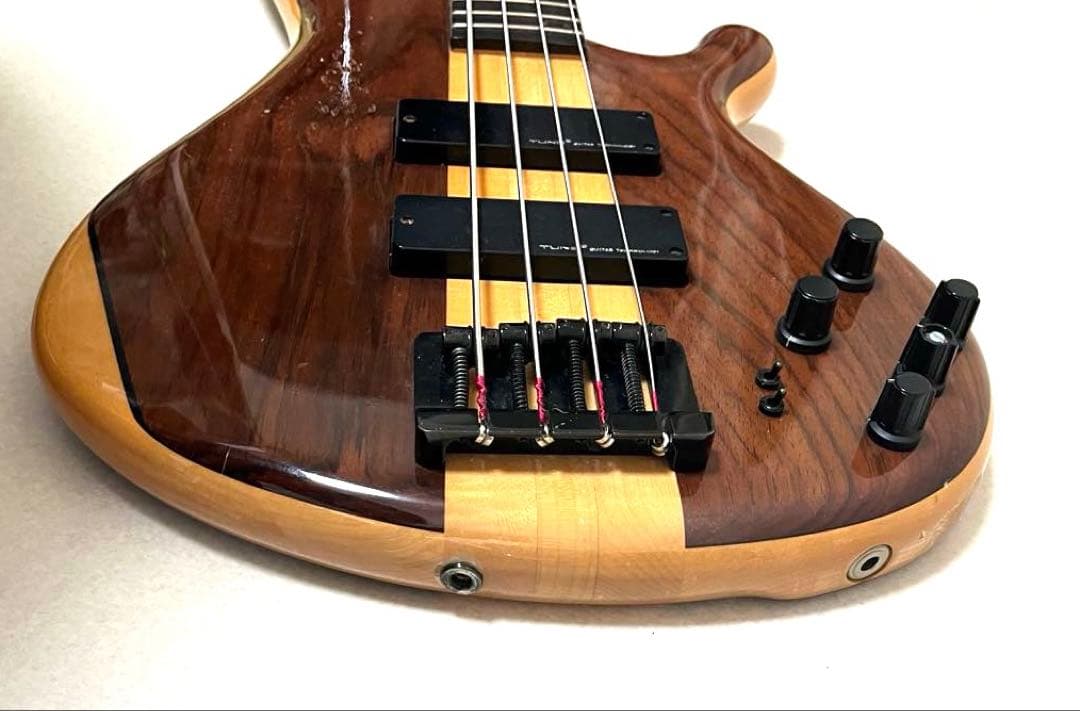 TUNE BULL'S EYE BEシリーズ スルーネック 4弦 エレキベース