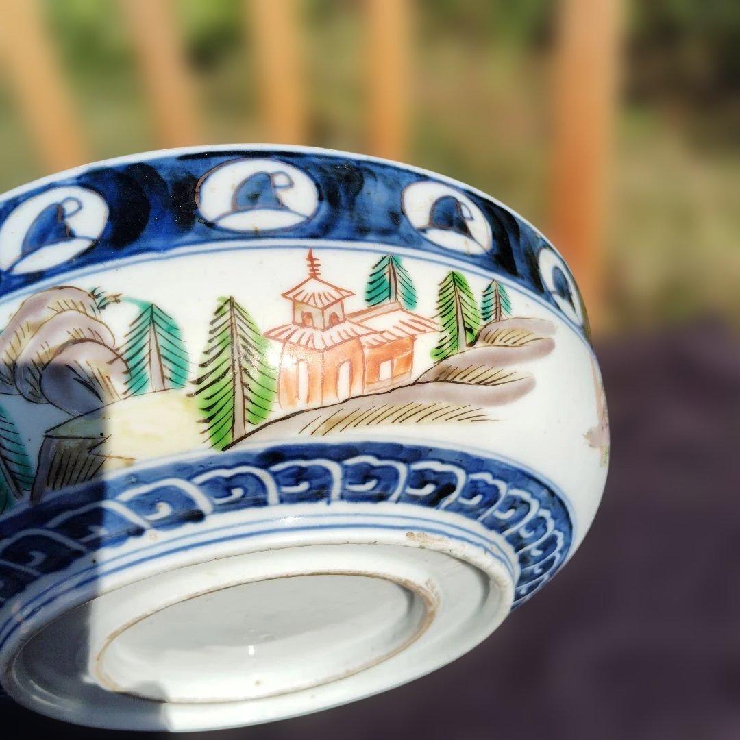 古伊万里深鉢。伝統的な日本の陶器皿24.5x8センチ