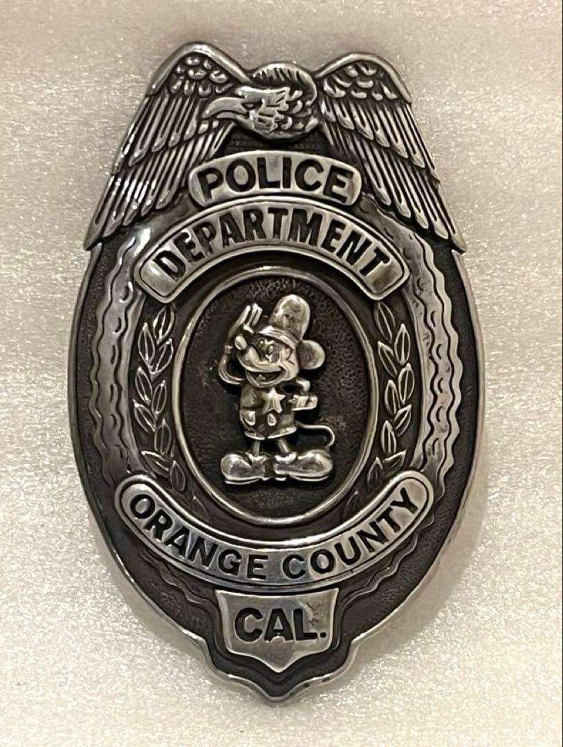 （超希少・人気品）オレンジカウンティ　警察バッジ ミッキーマウス