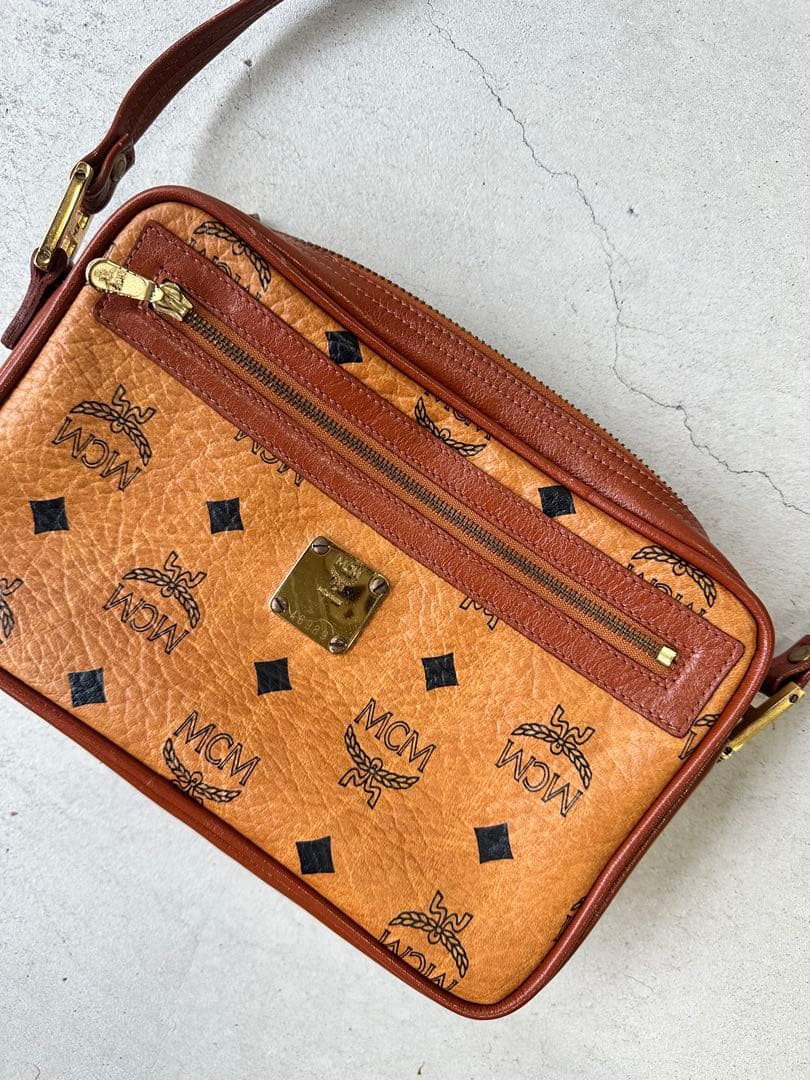 【美品】MCM ヴィセトス クロスボディ カメラバッグ ショルダー バッグ