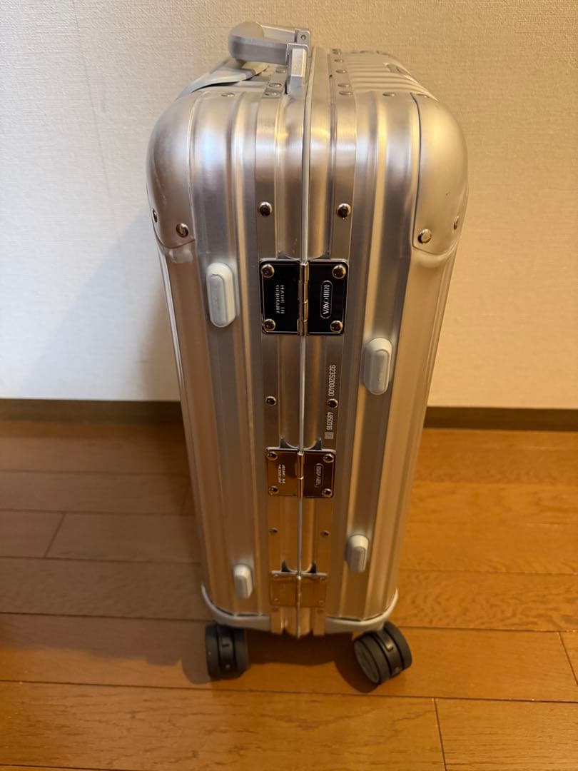 リモワ　トパーズ　Rimowa Topas 機内持ち込み 32L 4輪