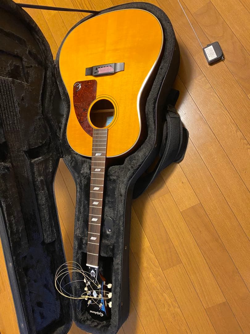 j*1様 アコギケース、SKB.高級ギグバッグ、使用頻度少ない、美品