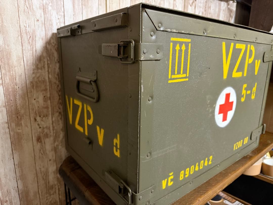 軍放出品チェコ軍 メディカルボックス ミリタリーコンテナ