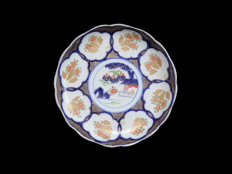 古伊万里　金襴手　陽刻　窓絵　花の図　８寸皿　E109AS-fbfq