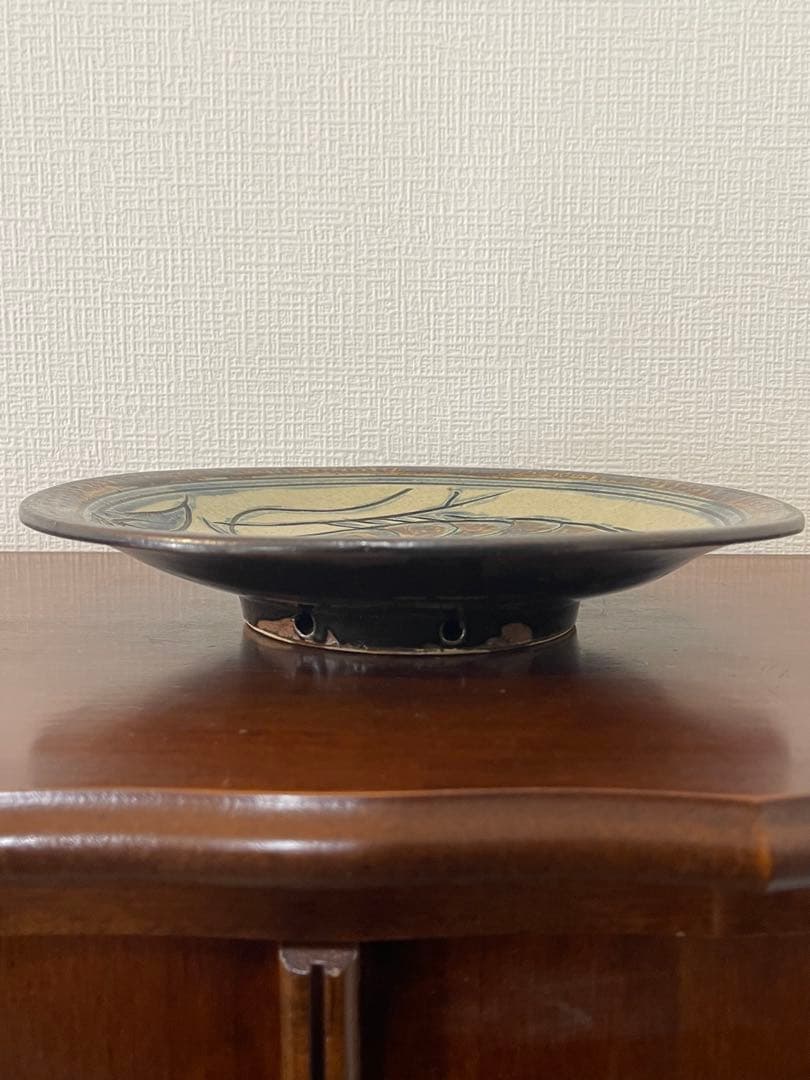 金城次郎 人間国宝 海老魚文 8寸皿 壺屋焼 沖縄 焼物 やちむん 直径25cm