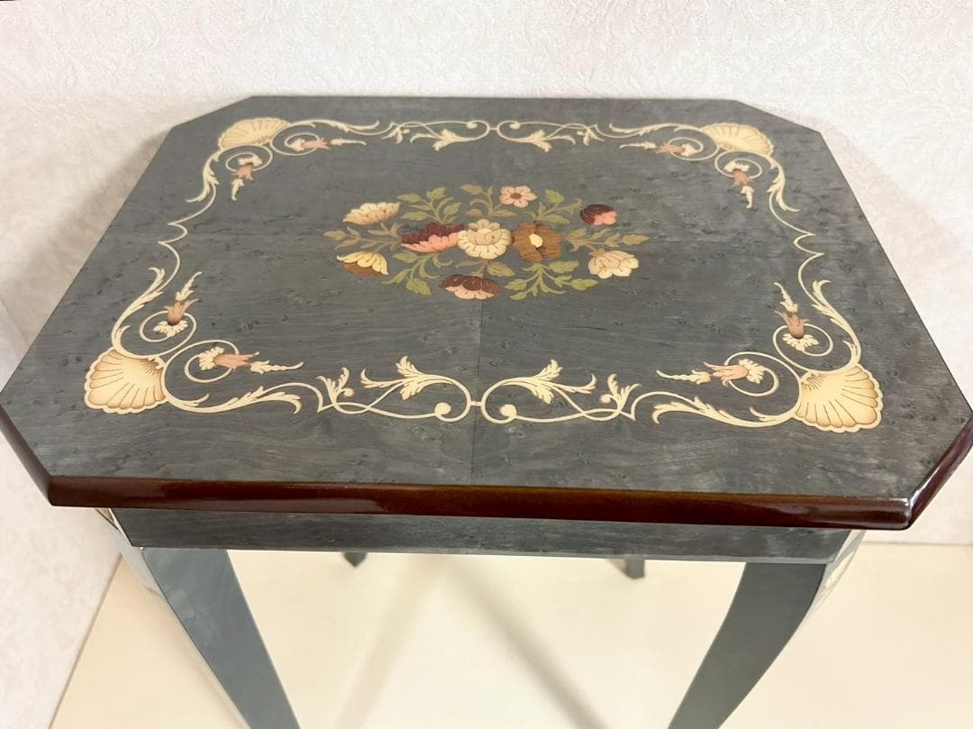 【状態良好】サイドテーブル オルゴール内蔵 猫脚 花柄インレイ 木製テーブル