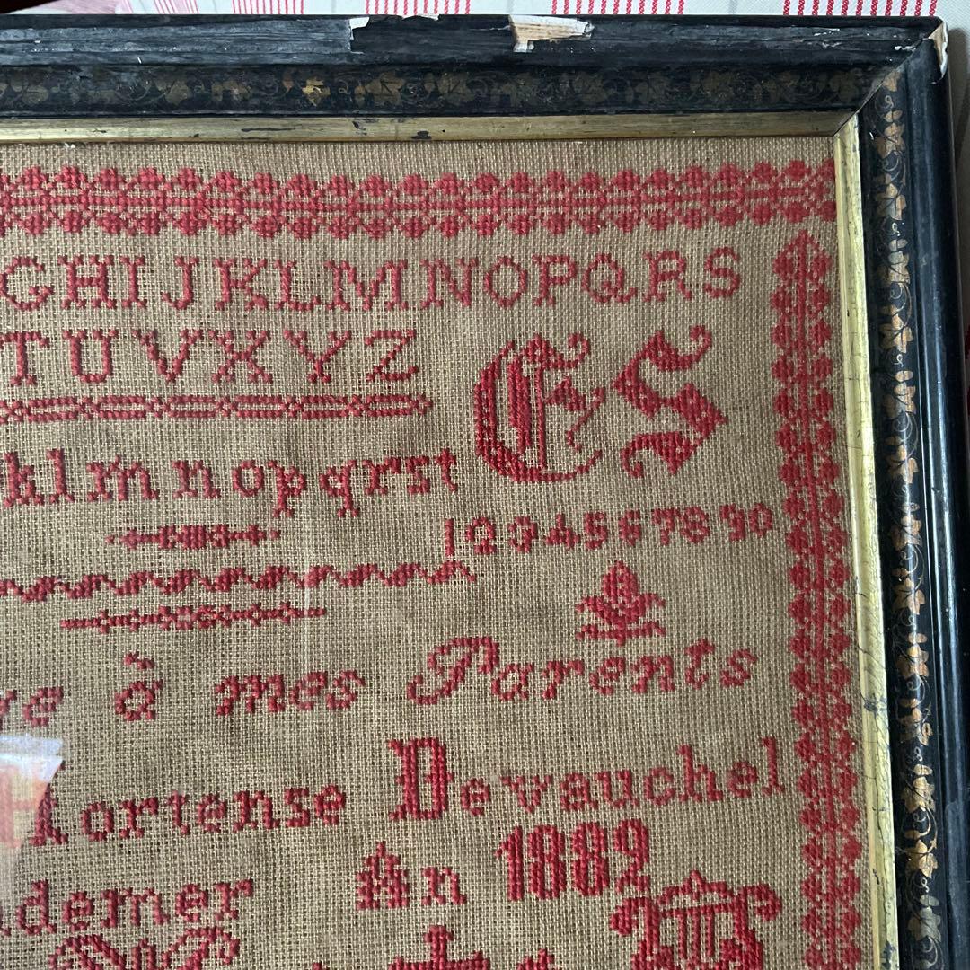 刺繍 フランス アンティーク サンプラー フレーム 1882年 ガラス入り 額装