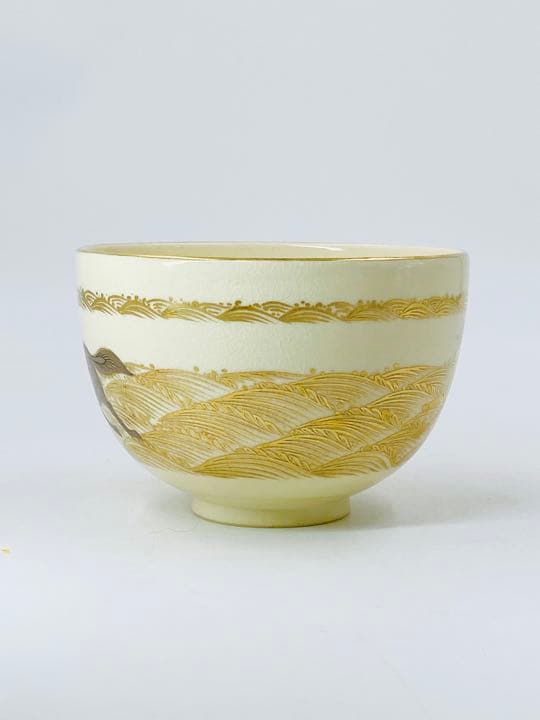 【杉田祥平】色絵金銀彩海馬画茶碗　桐共箱 共布 底部在銘　茶道具