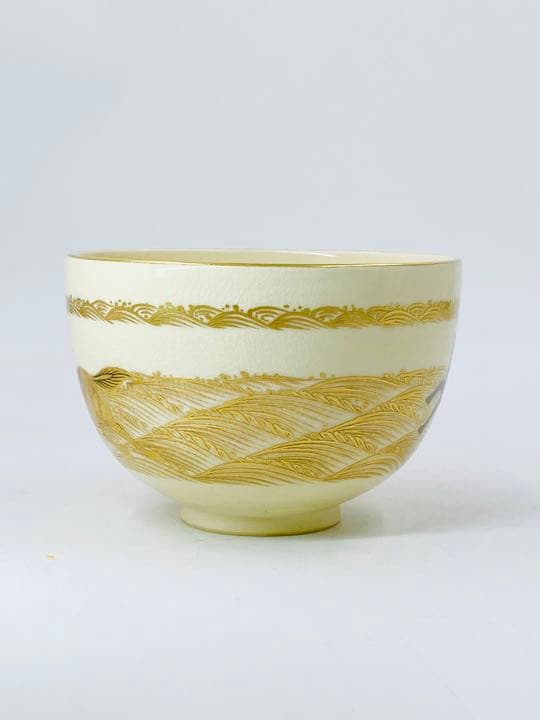 【杉田祥平】色絵金銀彩海馬画茶碗　桐共箱 共布 底部在銘　茶道具