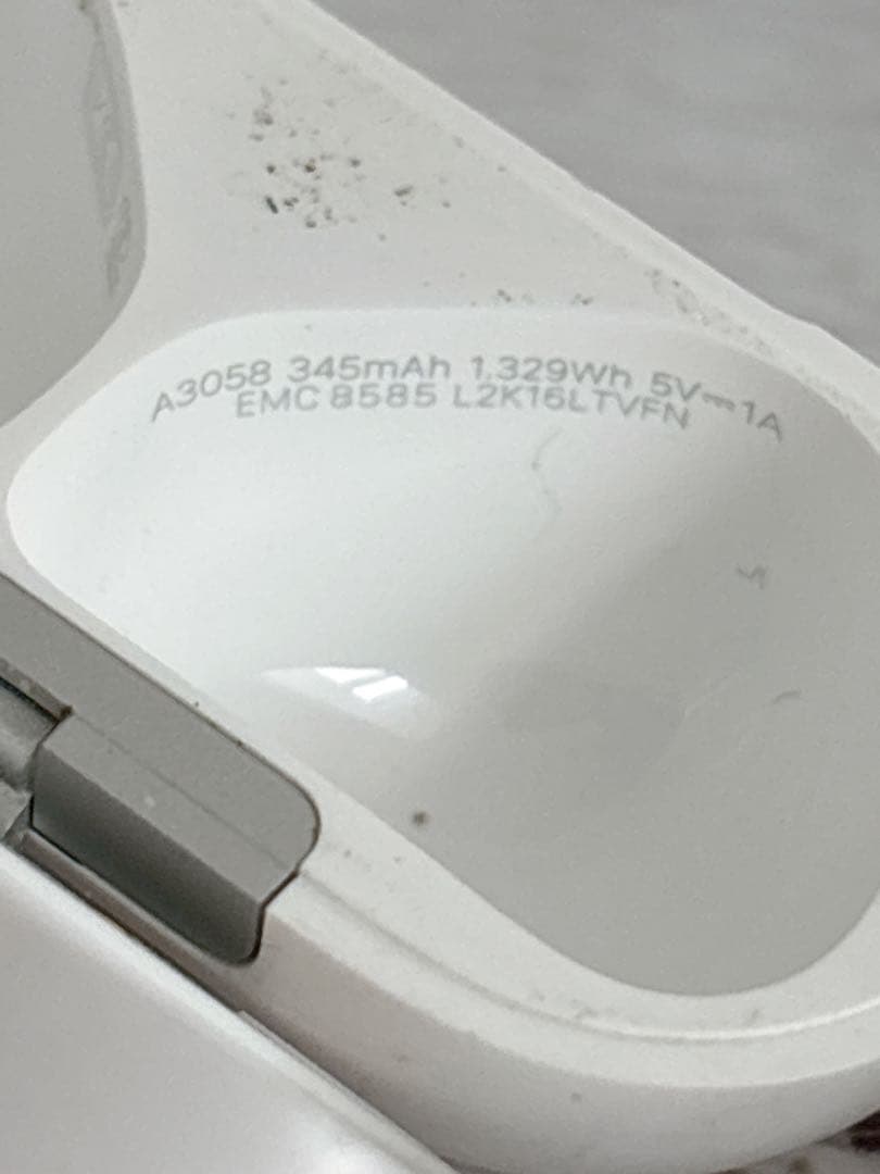 AirPods4 ワイヤレスイヤホン A3058/A3050/A3053