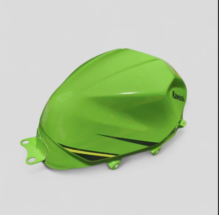 Kawasaki Ninja250・400用タンク 塗装剥がれあり