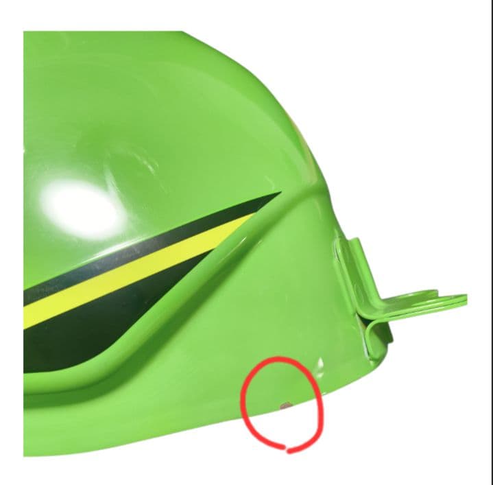 Kawasaki Ninja250・400用タンク 塗装剥がれあり