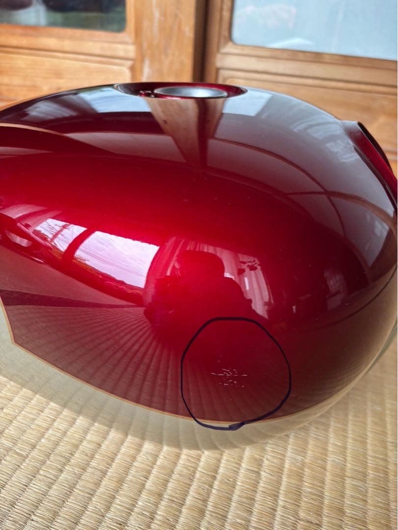 初期型のw650用 赤色タンク