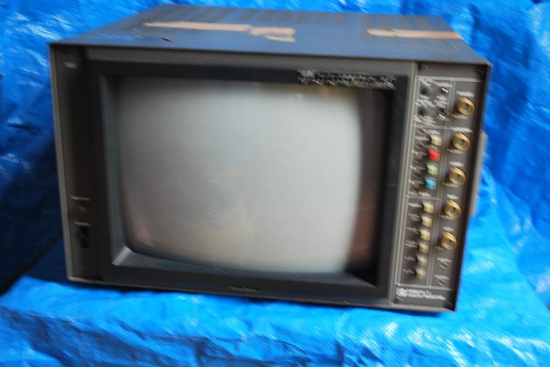 シバソク放送業務用モニターCMM14-7中古ジャンク品の出品です。