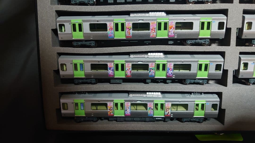 KATO　E235系山手線 フル編成ラッピング車