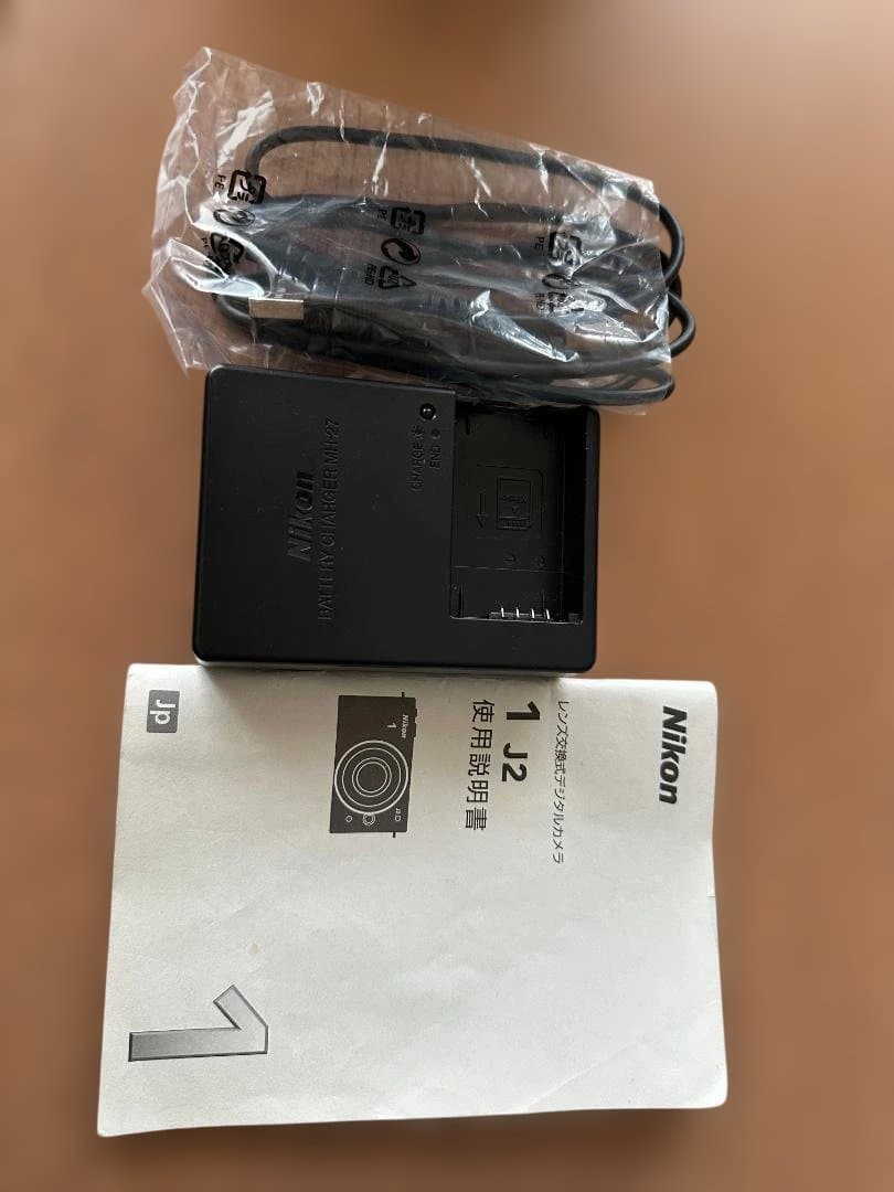 Nikon 1 J2 ミラーレスカメラ 本体とレンズ付き
