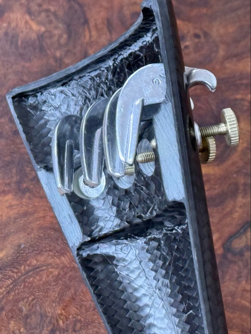 【新品】Herdim チェロ用カーボンテールピース #389001（2）