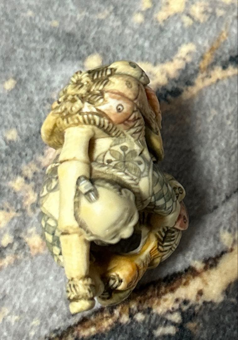 ナ*ラ様 時代物根付置物提げ物縁起物 漁師人物彫刻