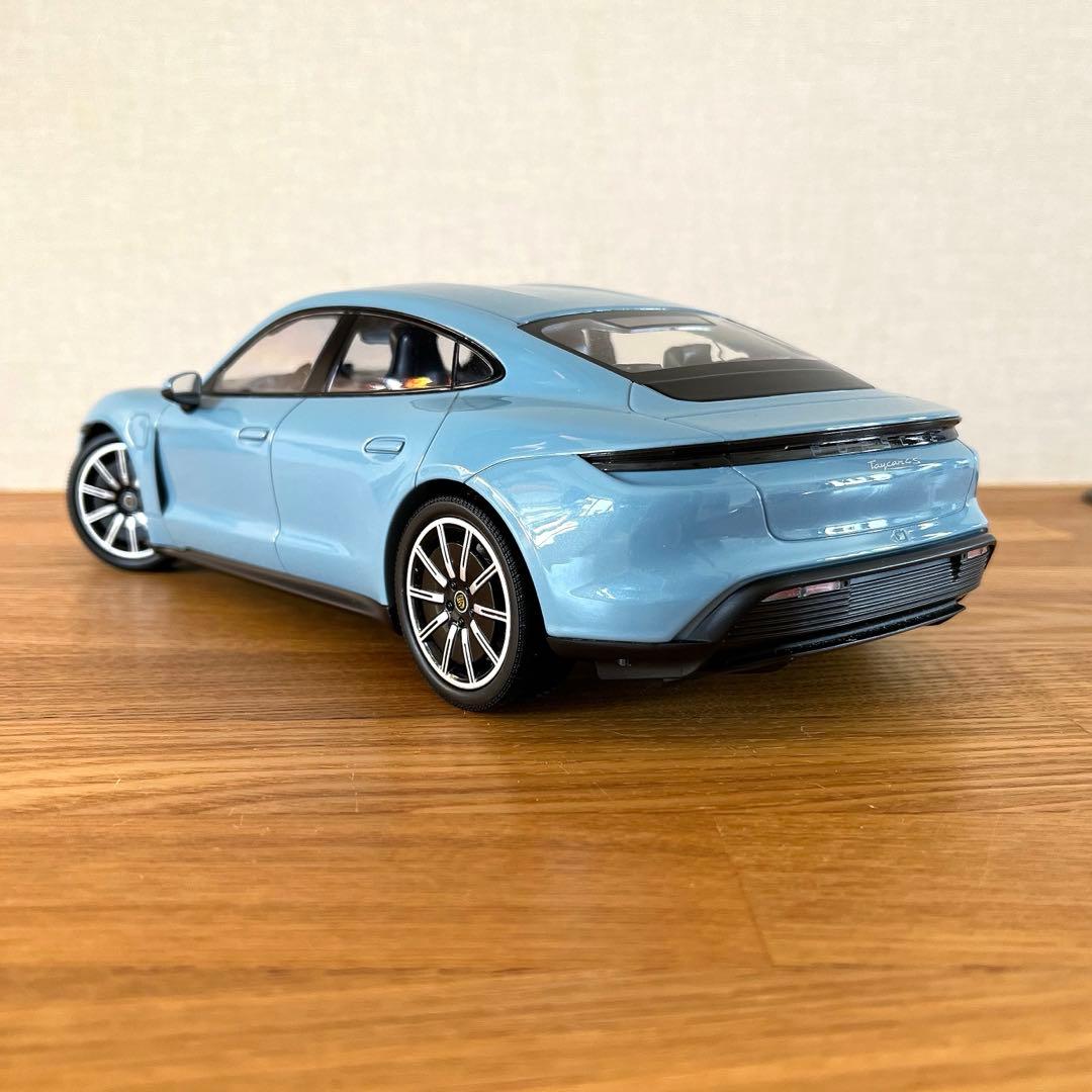 【ミニカー 美品 希少】ミニチャンプス 1/18 ポルシェ タイカン 4S