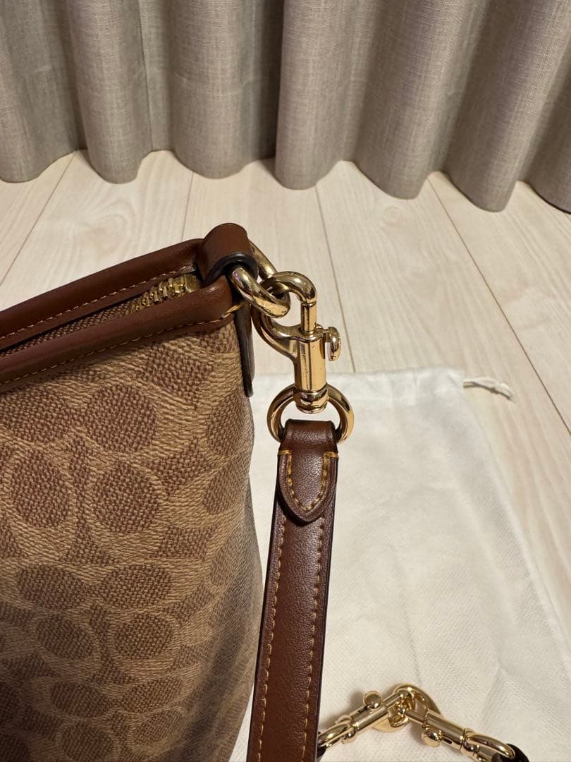 COACH コーチ、ロゴプリント ショルダーバッグ、ハンドバッグ