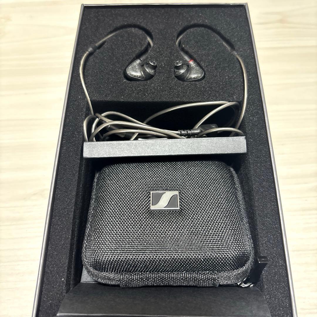 イヤホン　ゼンハイザー　IE300 有線