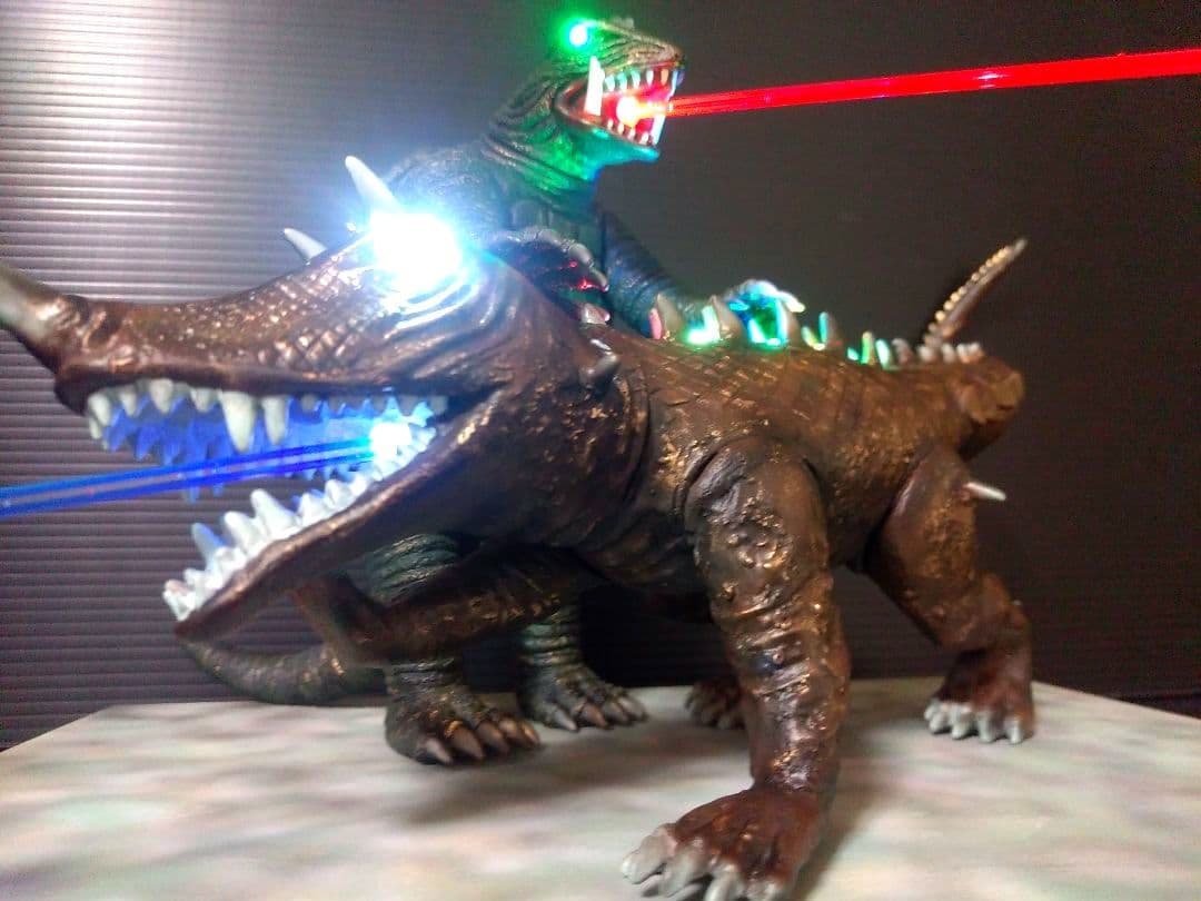 ガメラ対バルゴン