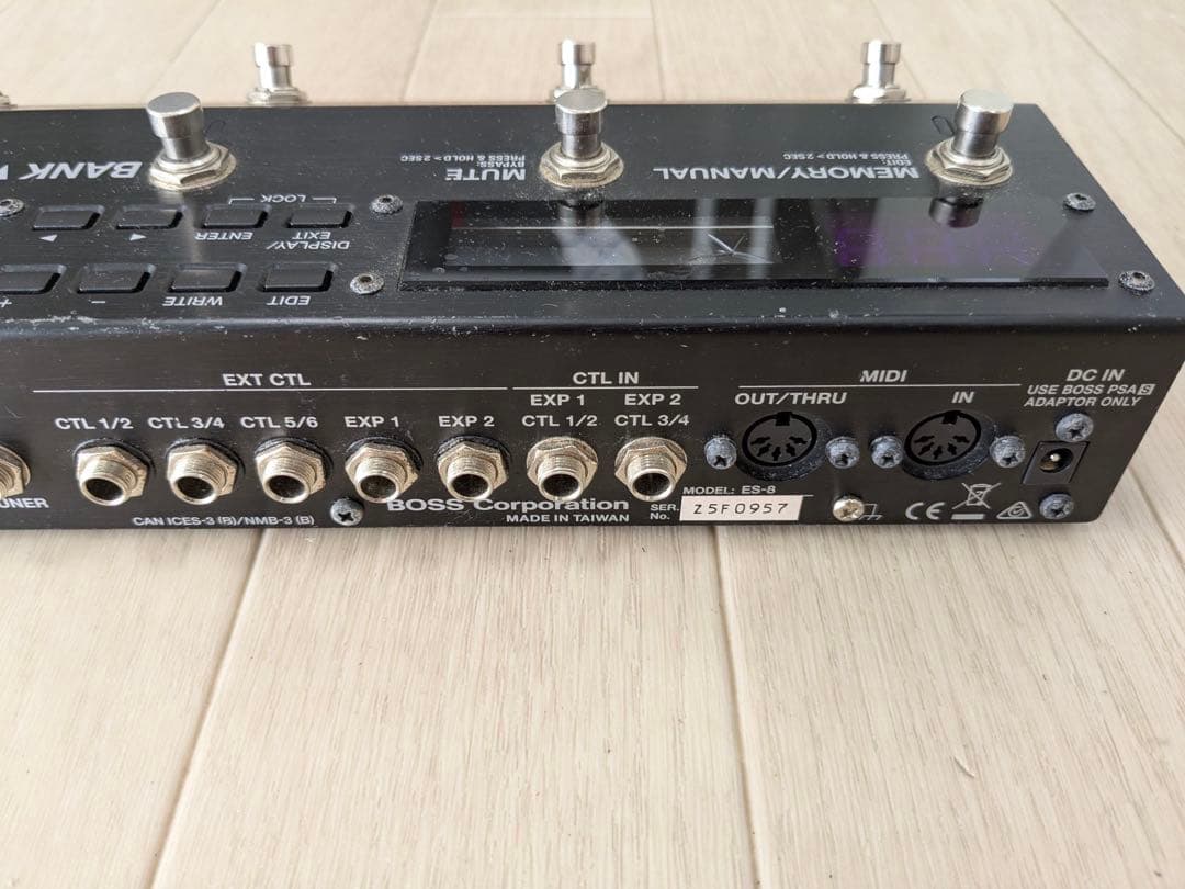 BOSS ES-8 スイッチャー