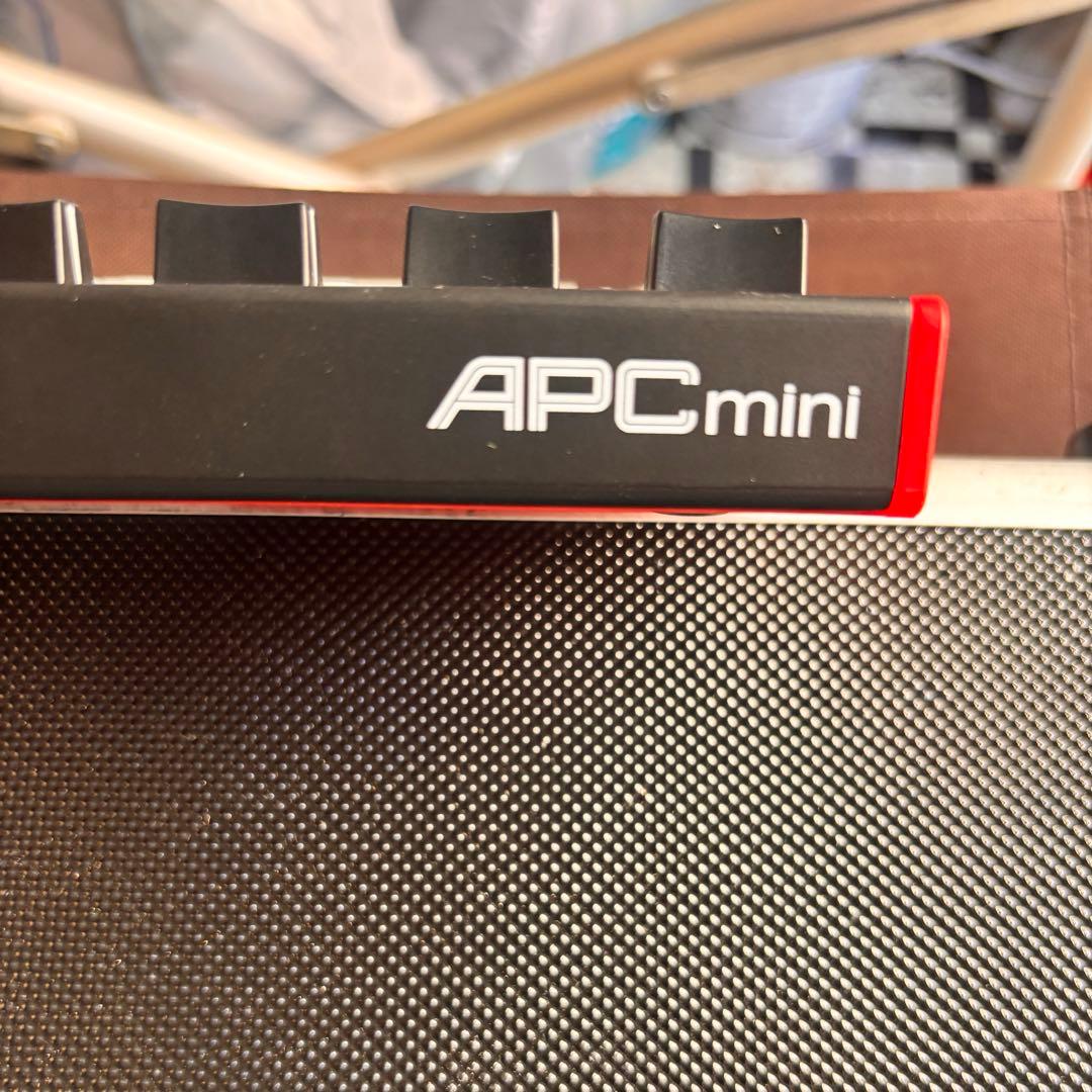 AKAI APC mini mk2 MIDIコントローラー