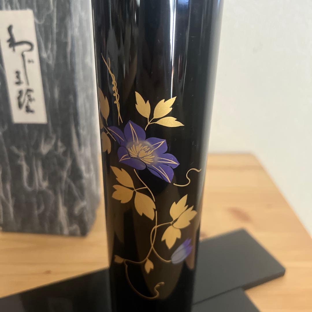 漆器 円筒形花瓶 金色紫色模様　外箱付き