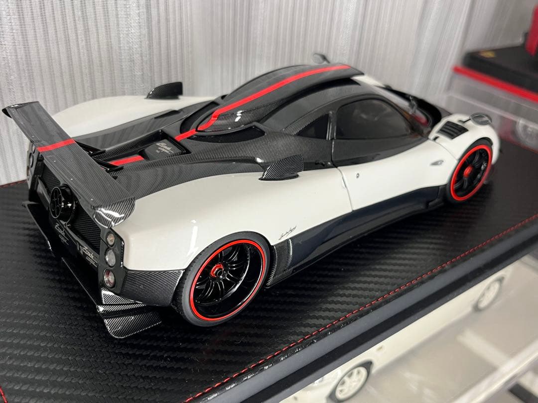 AR 1/18 パガーニ Zonda Cinque Coupe 2009