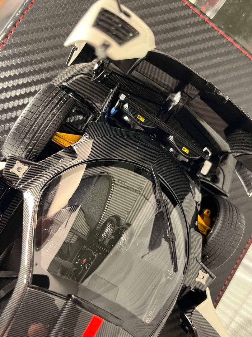 AR 1/18 パガーニ Zonda Cinque Coupe 2009